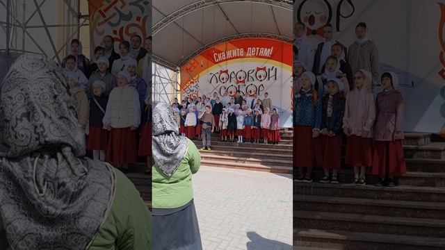 Репетиция перед концертом. Не могла не выложить, красиво поёт солист смотреть онлайн