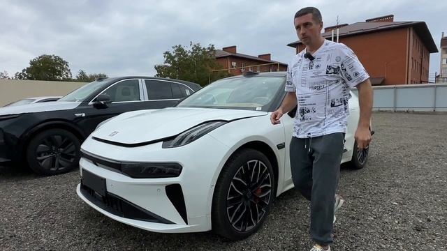 Экстренная ситуация: Разряженный аккумулятор в ZEEKR 001 - смотреть онлайн