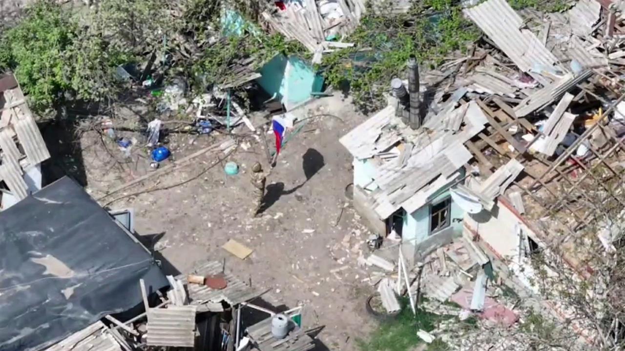 Российская армия взяла под контроль еще один населенный пункт в Донецкой республике