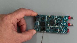 Внутри радиостанции Motorola R7