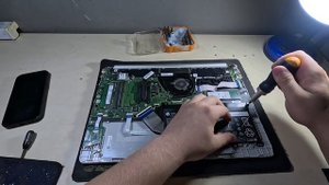 Неда разборка ноутбука Hp laptop 15s-eq2064ua хотели почистить ?