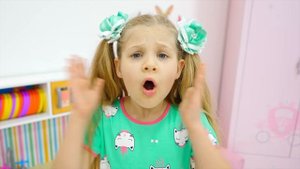 Диана и Рома Диана готовит папе подарок на день рождения