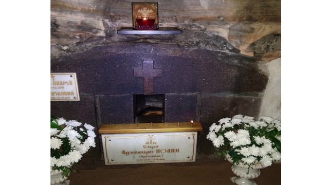 Пещеры Богом зданные