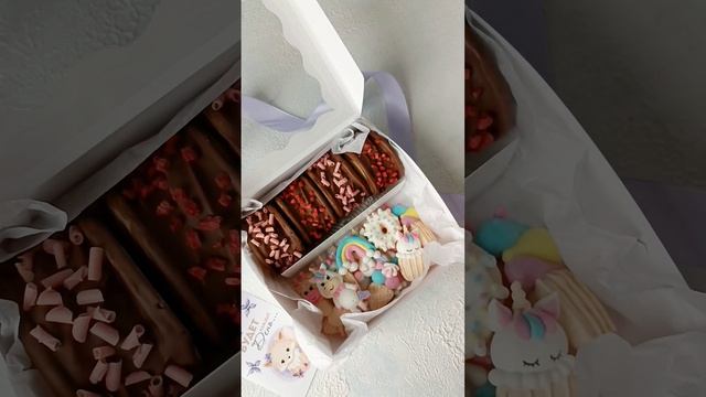 Подарочный набор с зефиросендвичами и фигурным маршм?