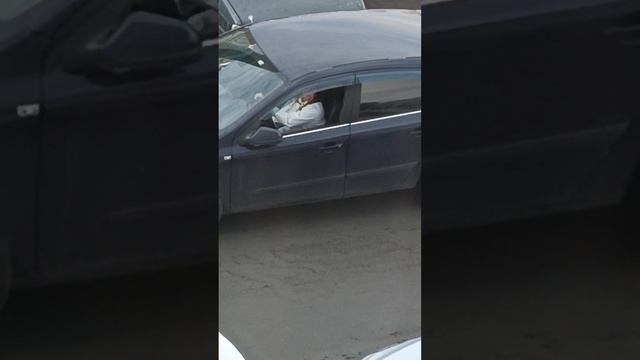 Долбанула дама девочке.. ЗЕРКАЛО!!! смотреть онлайн