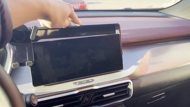 Лучший автомобильный держатель для телефона Geely Coolray и смотреть онлайн