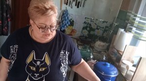 Никогда не спросит... Сам придумает или что то сделает...