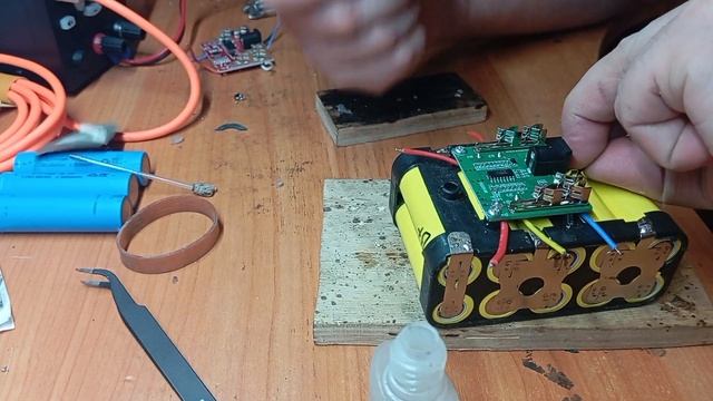 Замена плат управления на аккумуляторах макитовского смотреть онлайн