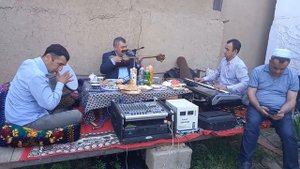 Абдулло Хаёлов Намак дар комхо ширинтар аз шахду шака?