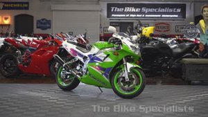 Kawasaki ZXR400 1991-1999 Official Video