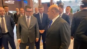 Мишустин на себе испытал удобство новой кабины для канатных дорог: видео