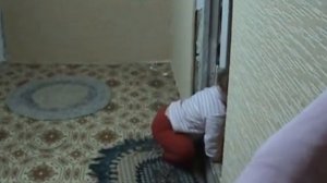 Маленькая девочка ругается