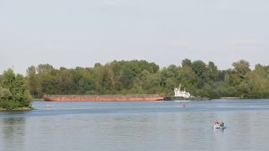 Баржа. Днепр. Оболонская Набережная. Киев