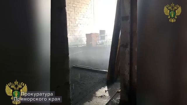 Произошло возгорание строительных материалов в помещ