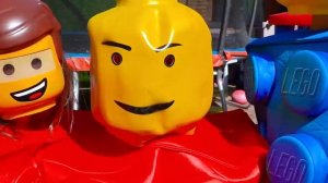 Мисс Кэйти и Мистер Макс (Miss Katy) Кэти и Макс строят домик для щенка из цветных игрушечных блоков