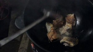 ЖАРИМ РЫБУ В КАЗАНЕ ДОМА НА КОСТРЕ. Захотелось на природу.ENG SUB.