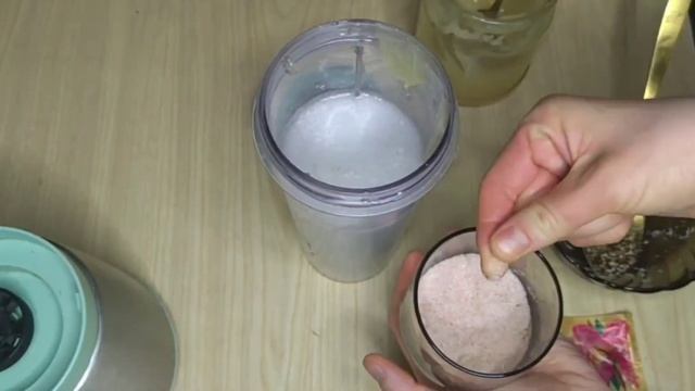 Кокосове молоко - домашнього виробництва. Швидко, легк