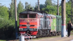 Тепловоз 2ТЭ10М-0751 с грузовым поездом "Металлист-Нижний