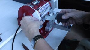 Заточка кухонных ножниц на Twice as Sharp scissors sharpening