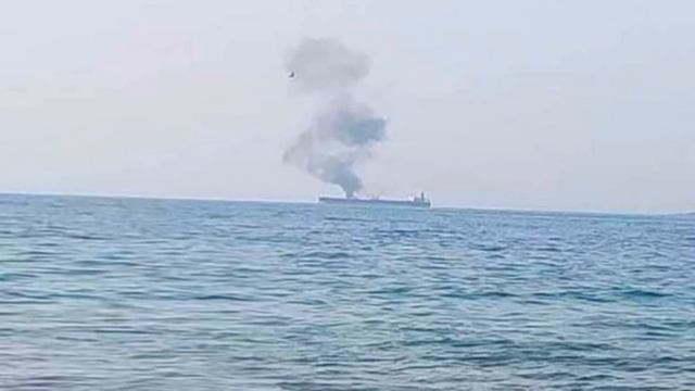 КАТАСТРОФА В ЧЁРНОМ МОРЕ. ГОРИТ ТАНКЕР С 700 ТОННАМИ МАЗУТА