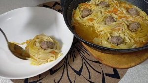 Ленивый гнезда с фрикадельками. Быстро и вкусно.
