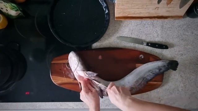 Как почистить и приготовить речного сома?  How to peel and cook