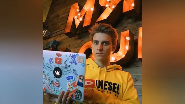 Видео посвещано Владу Бумаге А4 смотреть онлайн