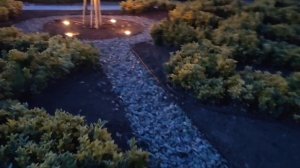Вечерний парк и сад с молодильными яблочками или розами.