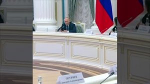 Путин заявил, что не считает себя киборгом. Президент РФ про дефицит картофеля: