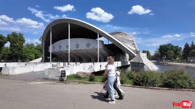 Третья весенняя прогулка по парку Глобы (Чкалова)