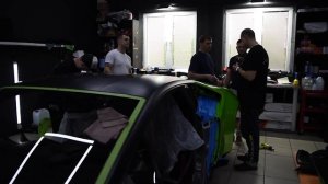 Lamborghini Huracan Performante из яркого зеленого в элегантный черн