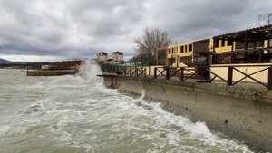 СТИХИЯ РАЗЫГРАЛАСЬ В ГЕЛЕНДЖИКЕ