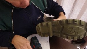 Ошиповка сапог ЭВА шипами для автомобильных шин. #Ошип