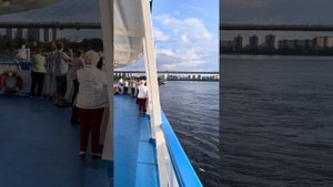 Теплоход АС Пушкин Мостурфлот отходит от Санкт-Петерб