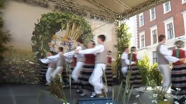 Латышский танец