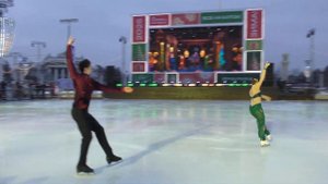 Алёна Косторная и Георгий Куница на открытом катке ВД?