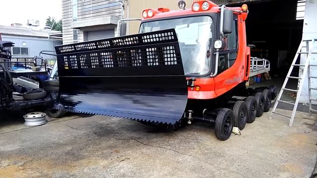 圧雪車 PISTEN BULLY 300★雪上車輌 ★スノーモービル●2003       FOR SALE.  ПРОДАЕТСЯ.