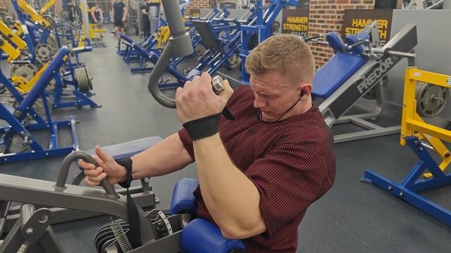 ИЛЬЯ СТЕЙК СТАЛ БОЛЬШЕ? 2Х МЕТРОВЫЙ ГИГАНТ  ПОЗИРОВАН?