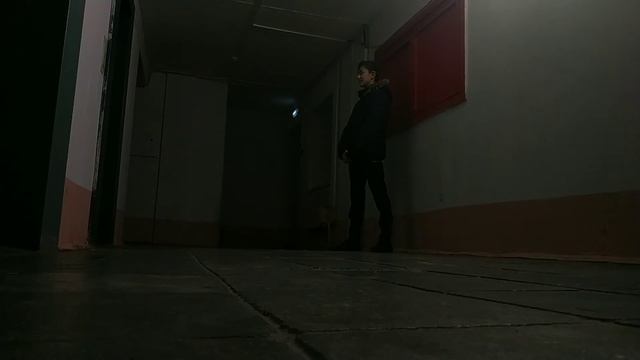 НОЧЬ в подъезде с ПАРАНОРМАЛЬНЫМИ ЯВЛЕНИЯМИ GhostBust смотреть онлайн