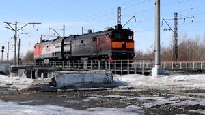 Тепловоз 2ТЭ10М-3387. Резервом с приветливой бригадой.