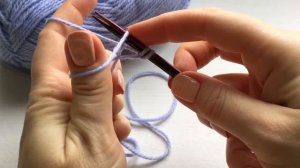 Уроки вязания на спицах для начинающих. Простой набор петель.