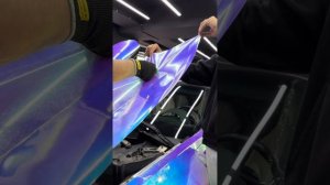 Оклейка капота хром пленкой TeckWrap