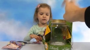 Miss Katy • Мисс Кейт - Katy and Dad play Challenge Cake (1)