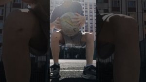 как я играю в футбол на улице