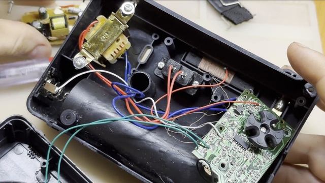 Недаром он оказался на помойке: ремонт мини радиоприё? смотреть онлайн