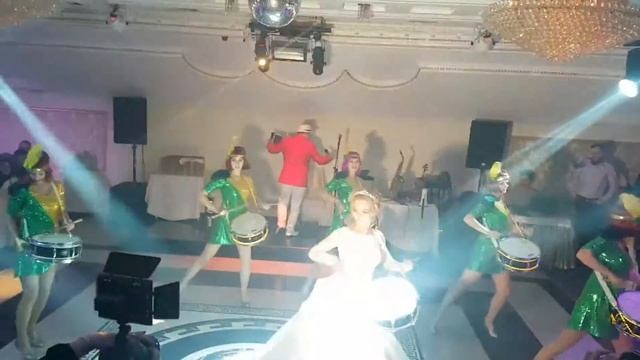 Маска - выступление невесты!! - Шоу Барабанщиц "EMOTION" смотреть онлайн