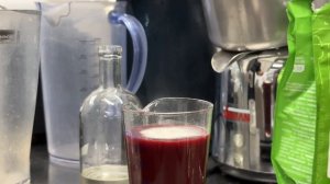 Готовим ягодную пену для украшения коктейлей!