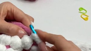 Тапочки- следки из плюшевой пряжи. Быстро, легко и крас