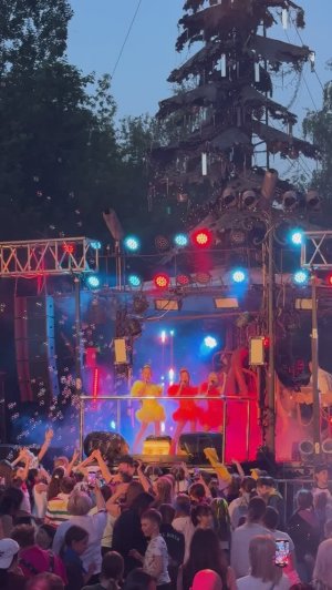«Сердечки» на выпускном вечере