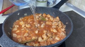 Гуляш из свинины с подливкой , как же это вкусно!